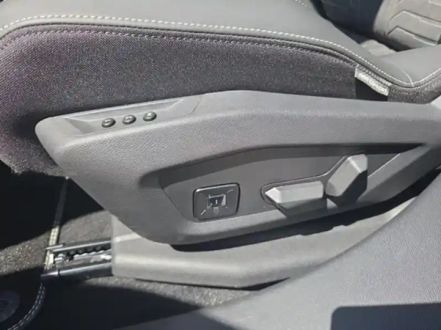 Peugeot 3008 electrique 325ch batterie 73 kwh 4x4 gt exclusive — photo 14