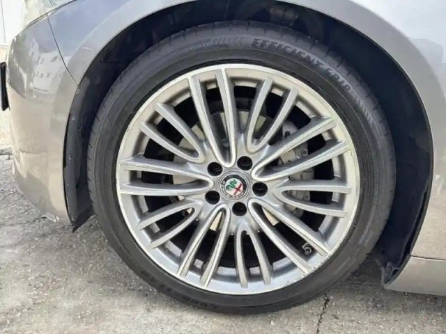 Alfa Romeo Giulia 2.2 jtd 180ch super — photo 12