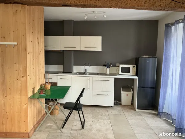 Studio meublé et équipé 25 m² — Centre-ville d'Éauze (Vue Jardin)