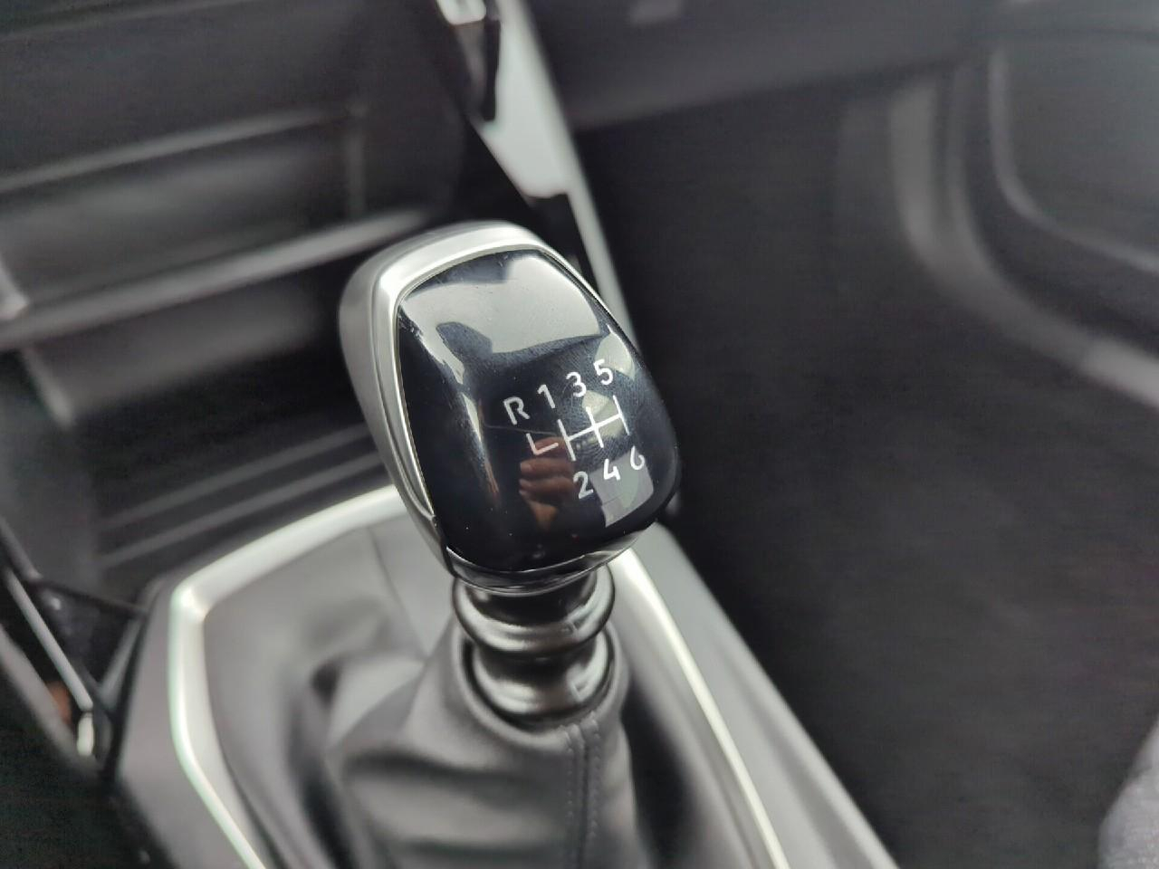 Peugeot 2008 100 s&s bvm6 style — photo 27