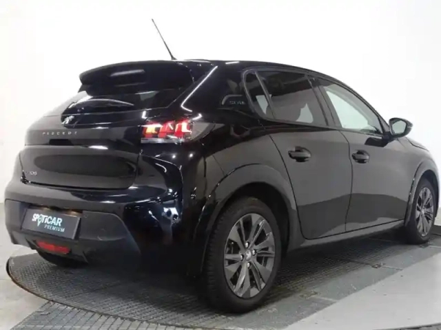 Peugeot 208 e- 136ch style — photo 5