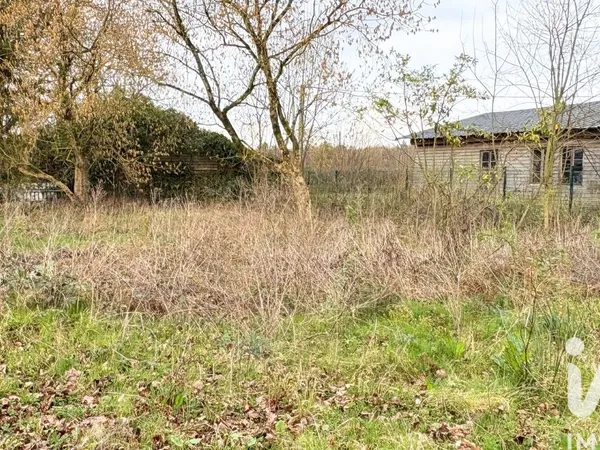 Terrain 907 m²