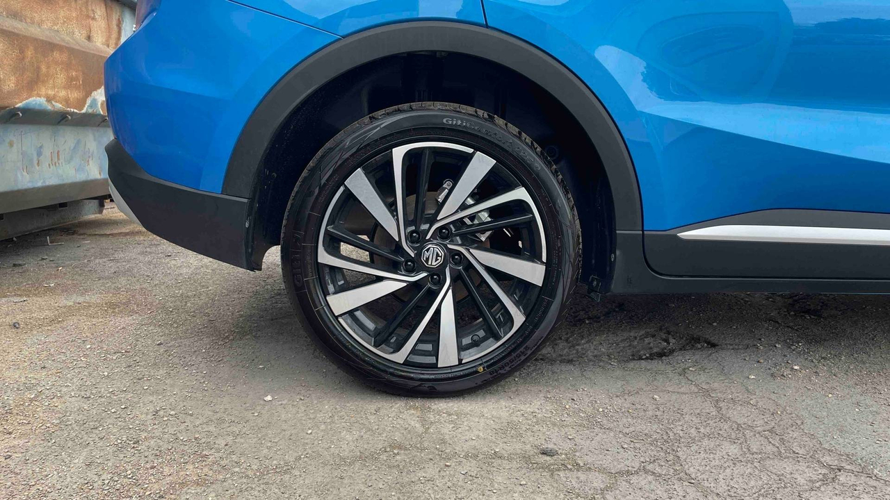 MG ZS 1.5 L Hybrid+ 197 ch — photo 24