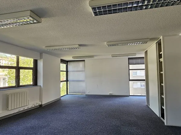 Local 104 m² Saint-Chamond