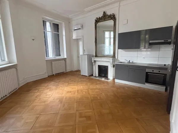 Bel appartement 2 pièces de caractère