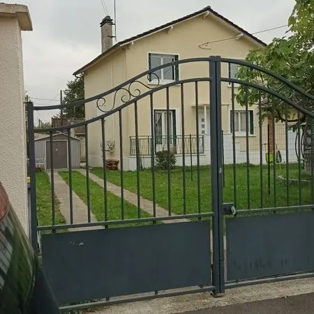 Location apart courtry