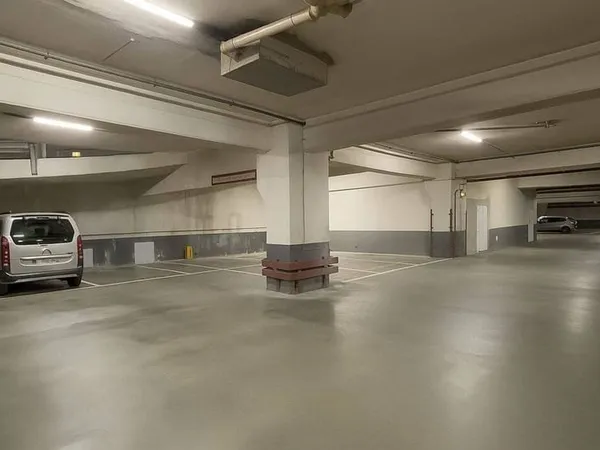 Local commercial 750 m²