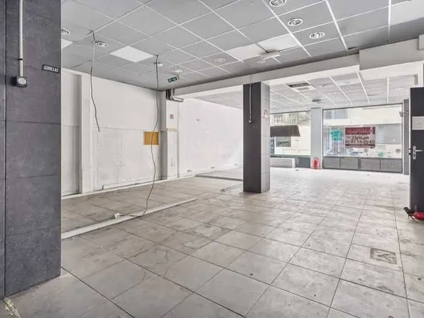 Local commercial 473 m²