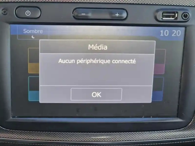 Dacia Sandero stepway blue dci 95 — photo 9