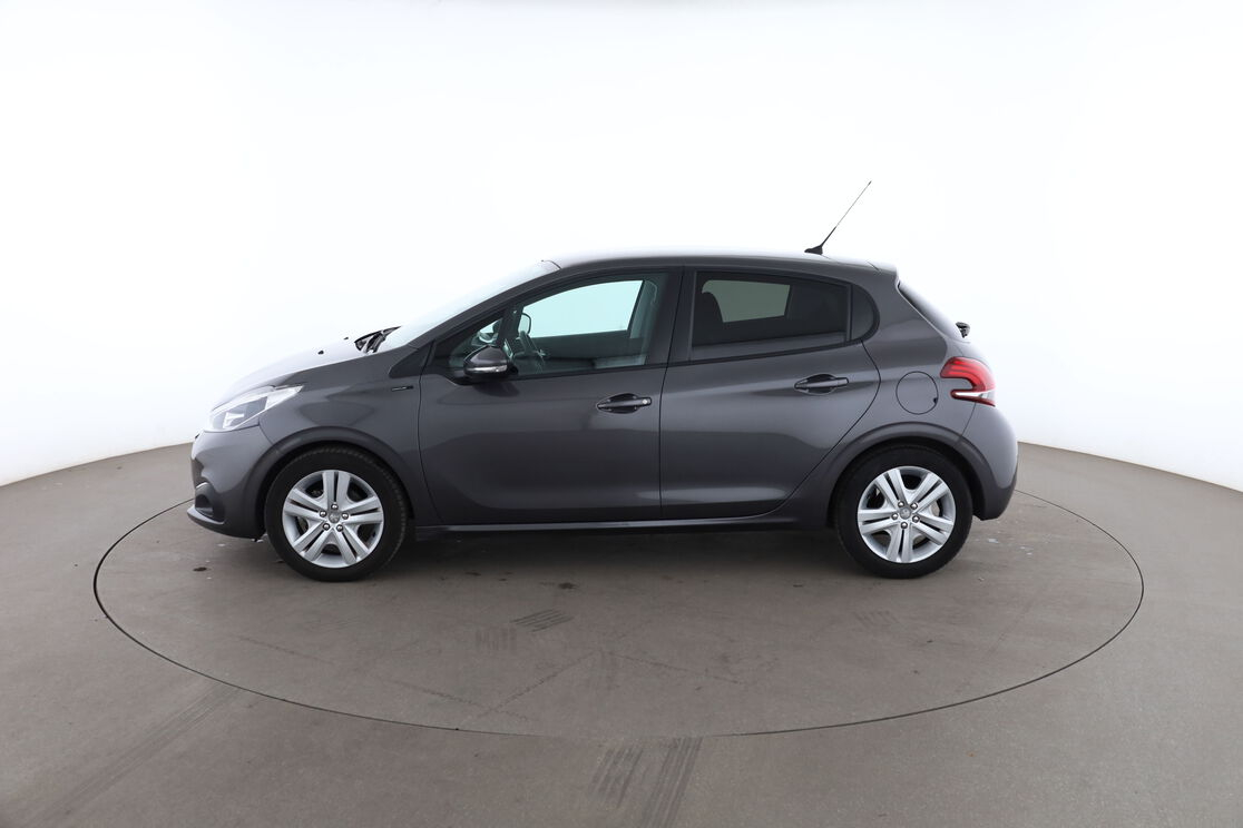 Peugeot 208 1.2 PureTech Signature — photo 2