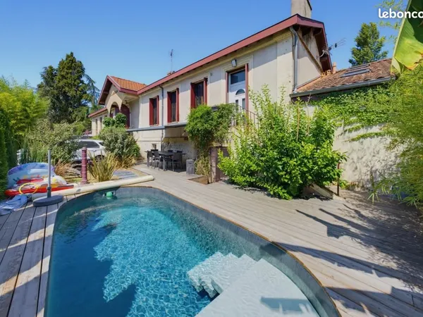 Maison 5 pièces 160 m²