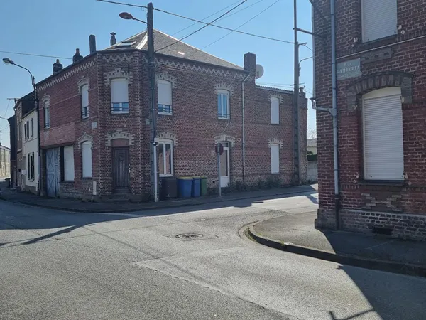 Bien immobilier de rendement Vente Hirson 8p 132m² 145990€