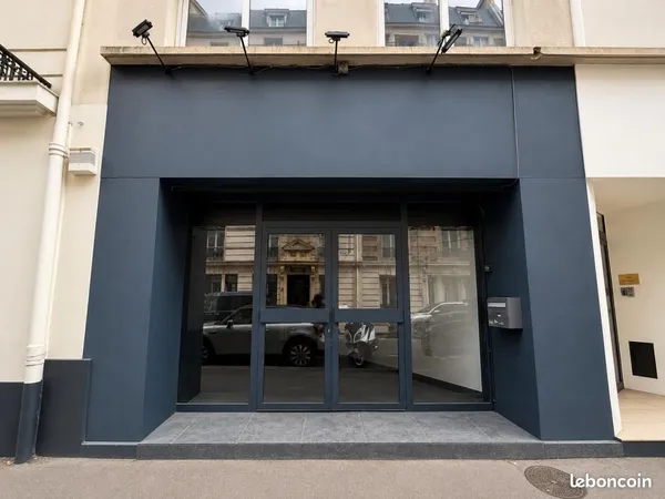 Commerce 165 m²