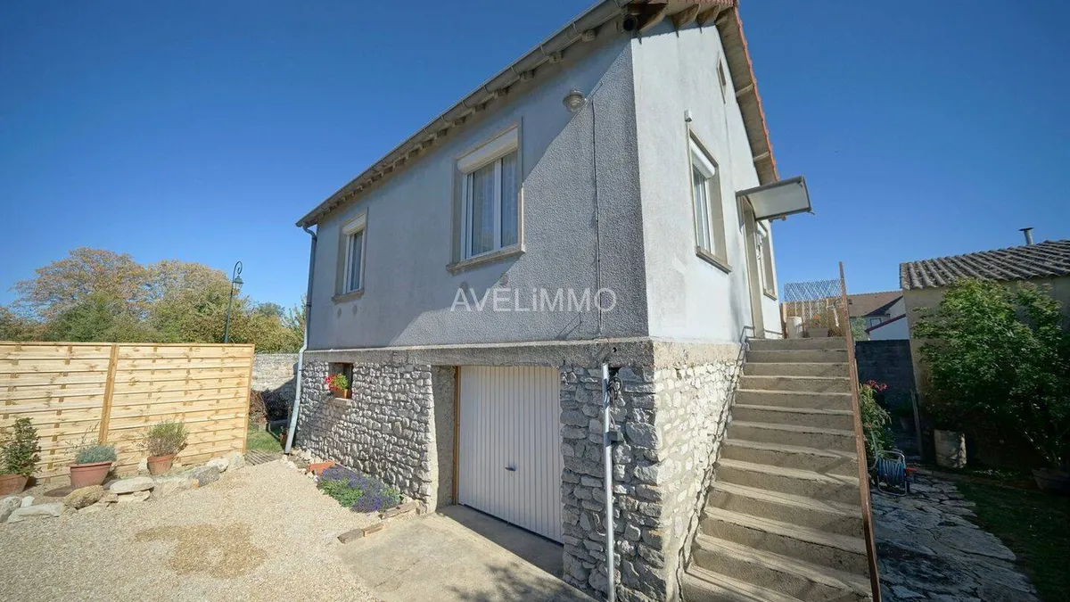 Photo 1