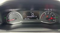 Peugeot 208 1.5 BlueHDi 100 Premium — photo 10