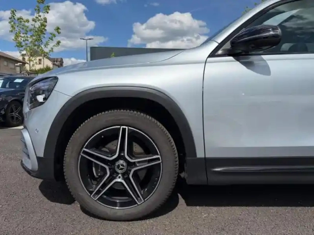 Mercedes Glb 200 d amg line — photo 29