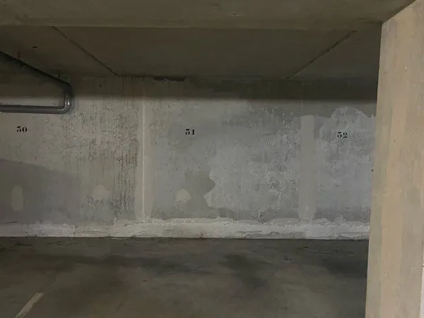 Place de parking sous-sol