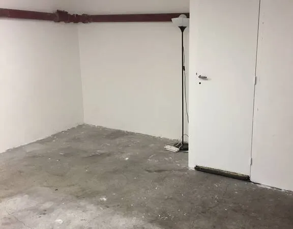 Local 27 m²