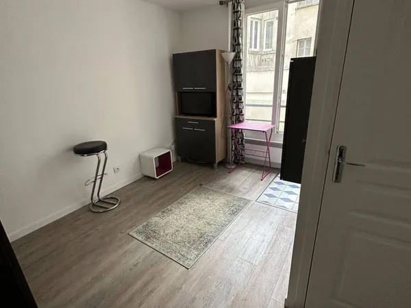 Studio 1 pièce 13 m²