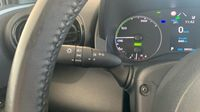 Toyota Yaris 116h Dynamic 5p MY22 — photo 23
