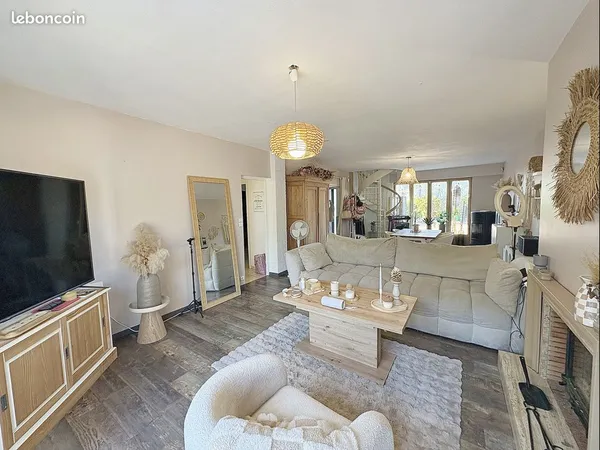 Pavillon 10 pièces 184 m²