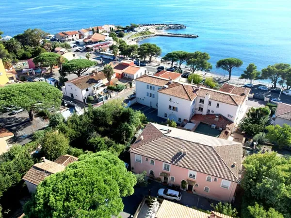 Mazet Les Issambres 4 pièce(s) 76.55 m2 en triplex