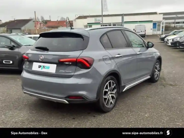 Fiat Tipo cross 1.0 firefly turbo 100 ch s&amp;s — photo 30