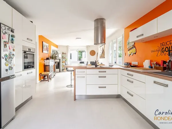 A vendre La Chapelle sur Erdre Maison 5 chambres, jardin, piscine