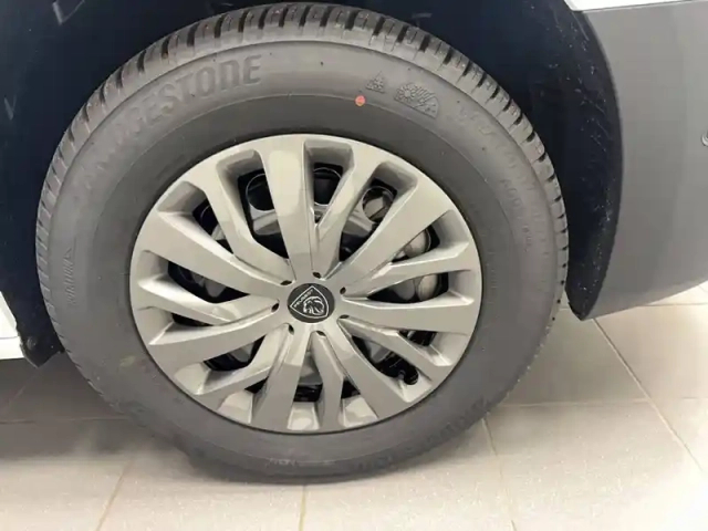 Peugeot Partner fourgon m diesel 100 ch manuelle — photo 22