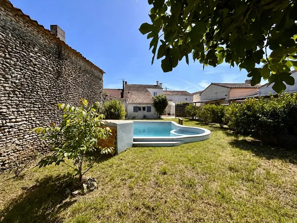 Maison 10 pièces 271 m²