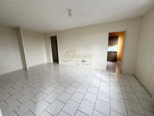 EXCLUSIVITÉ Appartement lumineux proche gare avec ascenseur et stationnement