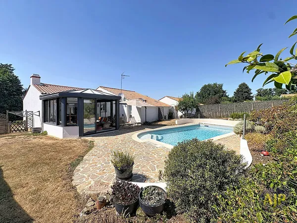 Maison Challans 5 pièces 135.64 m2 + véranda et piscine