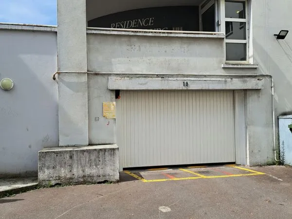 Lot de 2 places de parking couvertes et sécurisées - Nancy (Rue de Phalsbourg)