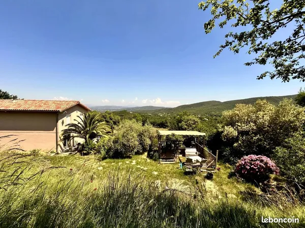 Maison 7 pièces 349 m²