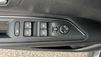 Peugeot 3008 HYBRID4 300ch GT e-EAT8 — photo 17