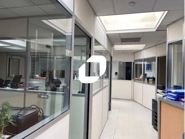 Bureau 577 m²