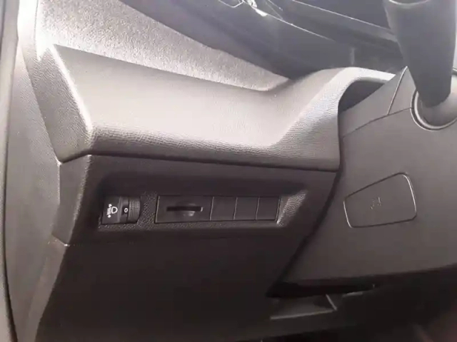 Peugeot 308 sw hybrid 145 e-dcs6 — photo 20