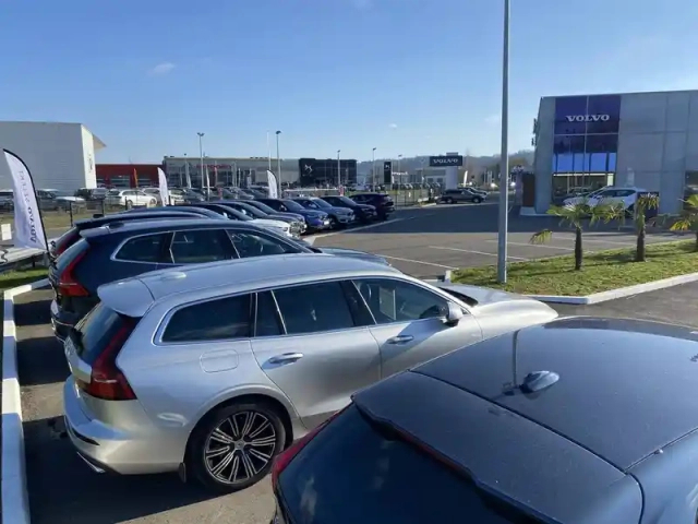Volvo Xc40 t4 recharge 129+82 ch dct7 — photo 34