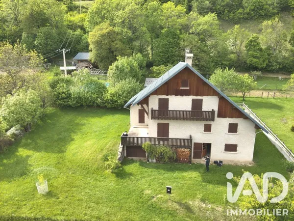 Maison 6 pièces 203 m²