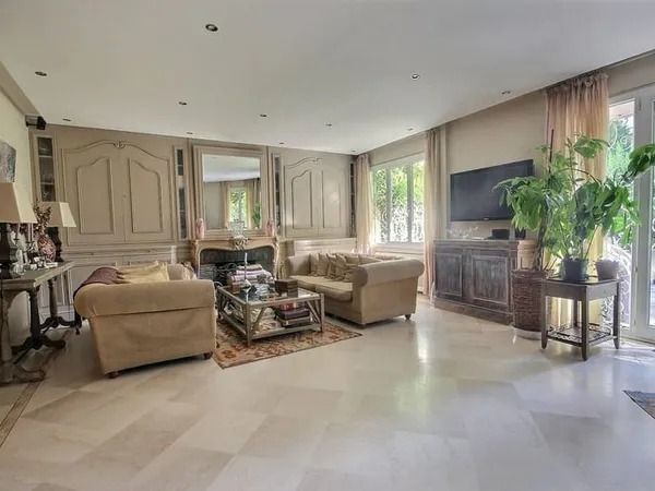 Appartement 6 pièces 177 m²