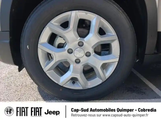 Jeep Avenger 1.2 turbo t3 100ch altitude — photo 6