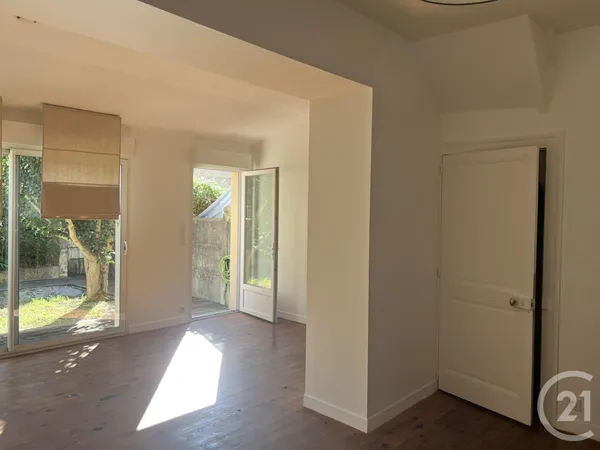 Local professionnel 1 pièce 34 m²