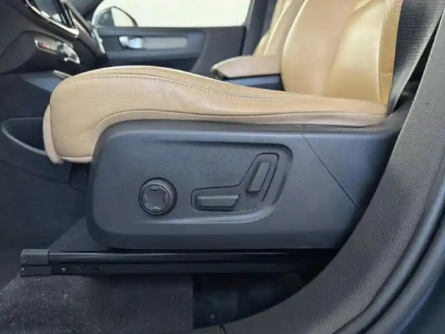 Volvo Xc40 d3 adblue 150ch inscription luxe geartronic 8 — photo 9