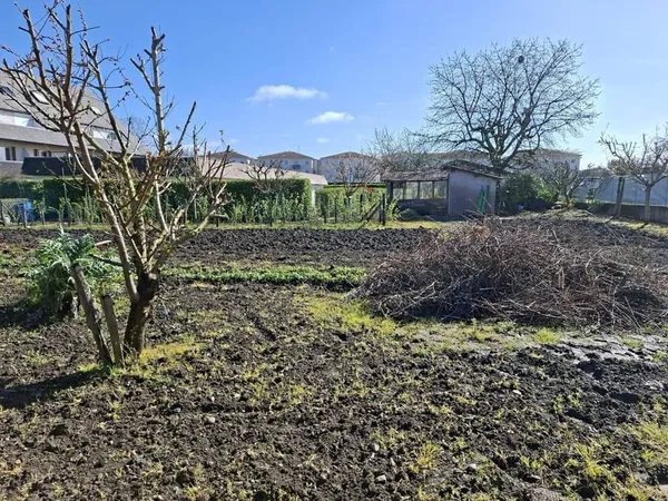 TERRAIN CONSTRUCTIBLE