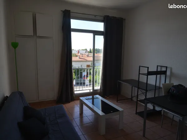 Studio meublé très bon état