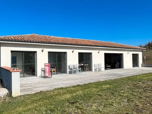 Maison contemporaine 5 chambres proche Auch