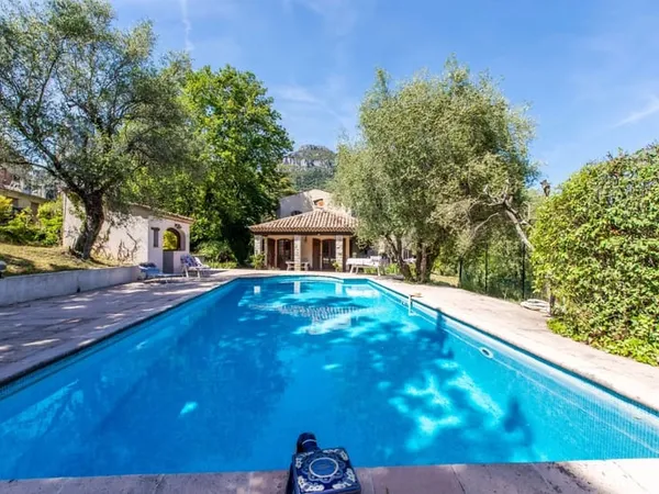 MAISON PROVENCALE PISCINE VUE BAOU SAINT JEANNET