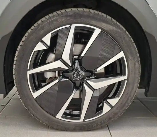Peugeot 208 hybrid 136 e-dcs6 — photo 100