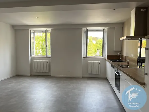 T2 AVEC BUREAU RENOVÉ - CENTRE TARARE