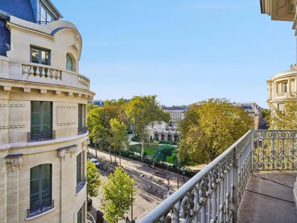 Bureaux 1239 m²